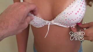 19 taun lawas panas teen kawin lan nemu tutuk kebak saka cum