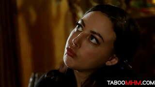 Vicpatro fucks lia vicfilino kiel instruisto kiu punas la slutty lernejanino