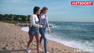 دختران سکسی در خانه جدید خود وحشی می شوند