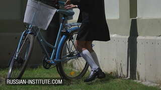 این دانشجوی جوان می خواهد بیشتر از معلم او