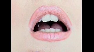 Angela Tiger - wasagaji - katika nyeupe