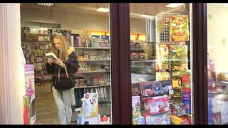 Сучка хеле обожает минеты